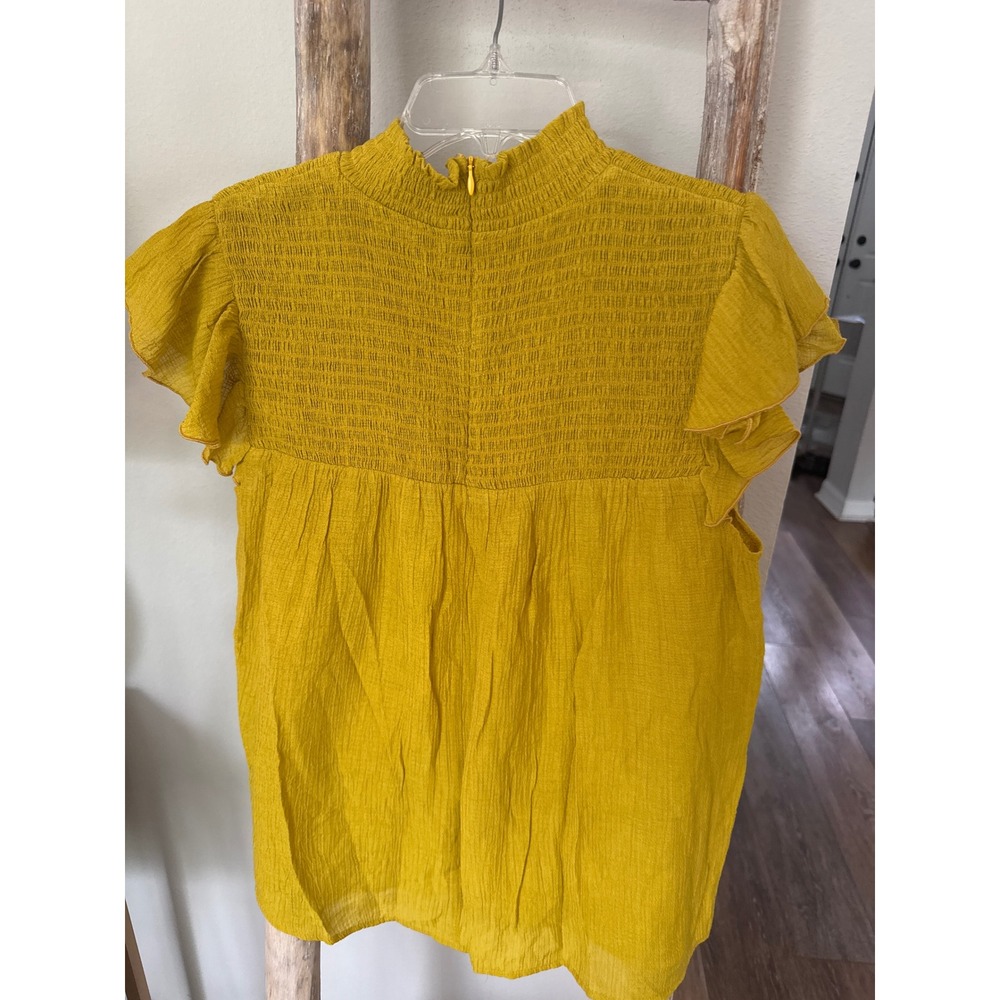Womens THML blouse features a high ruffled neck and smocked detailing size S NWT - Picture 6 of 7